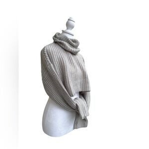 NWOT Forever 21 (S) Light Gray Turtleneck Cowl Cropped Knitted Oversized Sweater